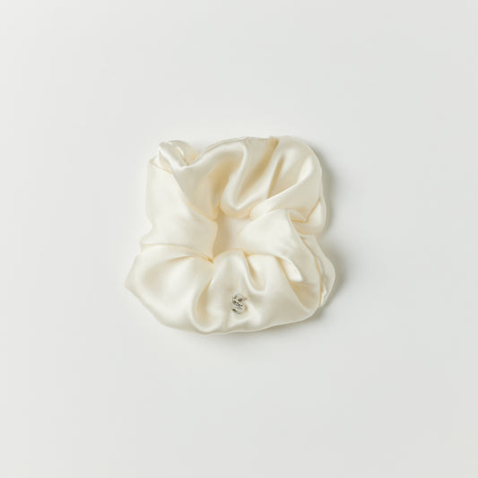 silky scrunchie white